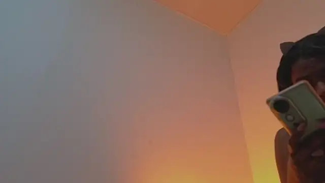 Snapshot of ChannelCox1 chatting on 26, 11, 2025 ChannelCox1 online show from 26, 11, 2025