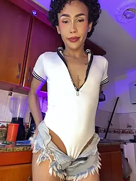 Ambarhilton online show from 7, 1, 2026