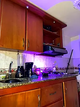 Ambarhilton online show from 7, 1, 2026