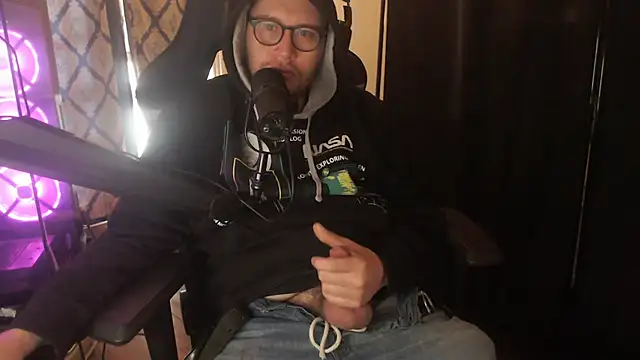 chicostick413 online show from 21, 3, 2026