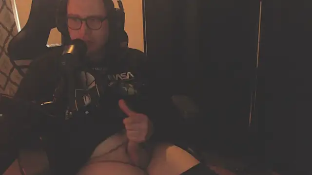 chicostick413 online show from 7, 1, 2026