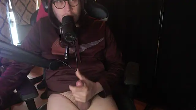 chicostick413 online show from 13, 4, 2026