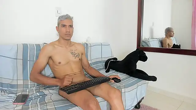 QuinnAndpuma1 online show from 7, 3, 2025