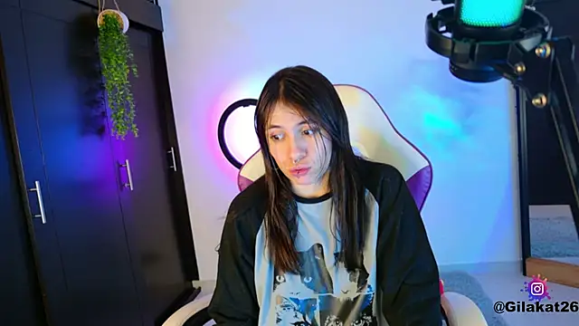 Snapshot of GilaKat chatting on 16, 11, 2025 GilaKat online show from 16, 11, 2025