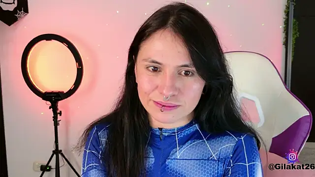 Snapshot of GilaKat chatting on 6, 11, 2025 GilaKat online show from 6, 11, 2025