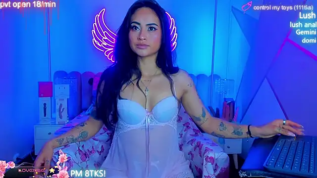 Snapshot of sallybrown_ chatting on 25, 5, 2026 sallybrown online show from 25, 5, 2026