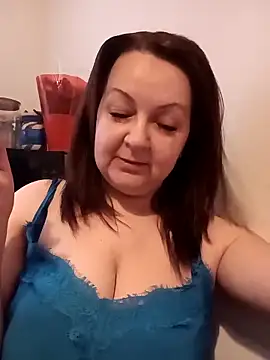 LoraCougar online show from 28, 2, 2025