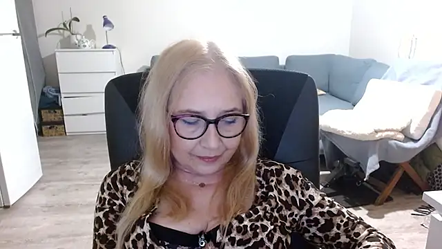 sofia xkiss online show from 4, 2, 2025