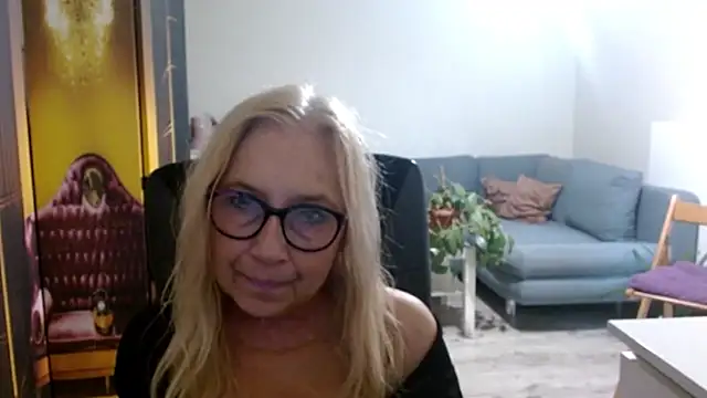 Snapshot of sofia_xkiss chatting on 7, 11, 2025 sofia xkiss online show from 7, 11, 2025