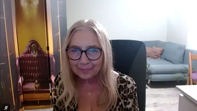 Snapshot of sofia_xkiss chatting on 10, 11, 2025 sofia xkiss online show from 10, 11, 2025