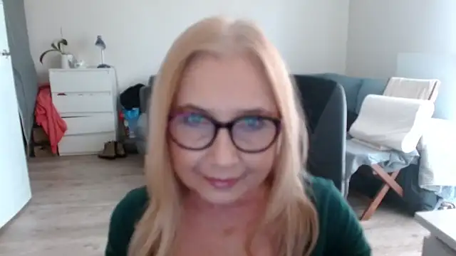 sofia xkiss online show from 17, 2, 2025