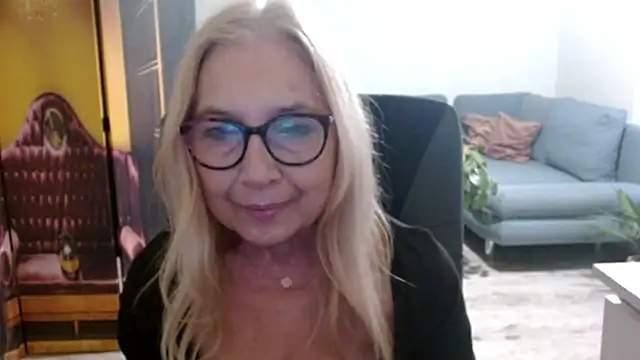 Snapshot of sofia_xkiss chatting on 12, 11, 2025 sofia xkiss online show from 12, 11, 2025