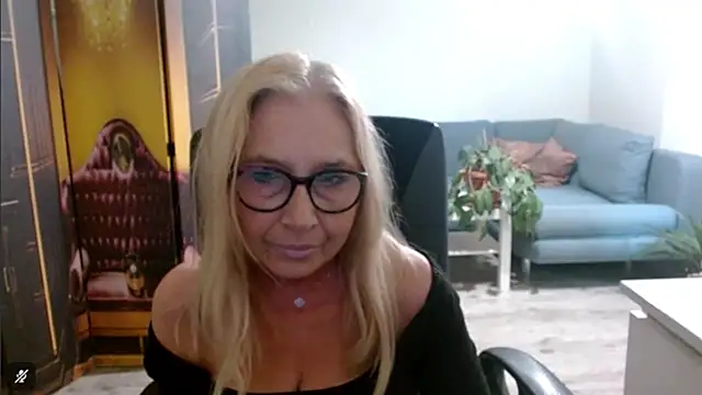 Snapshot of sofia_xkiss chatting on 5, 11, 2025 sofia xkiss online show from 5, 11, 2025