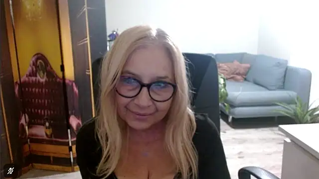 Snapshot of sofia_xkiss chatting on 19, 11, 2025 sofia xkiss online show from 19, 11, 2025