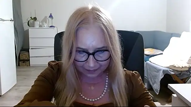 sofia xkiss online show from 23, 2, 2025