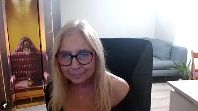 Snapshot of sofia_xkiss chatting on 25, 11, 2025 sofia xkiss online show from 25, 11, 2025