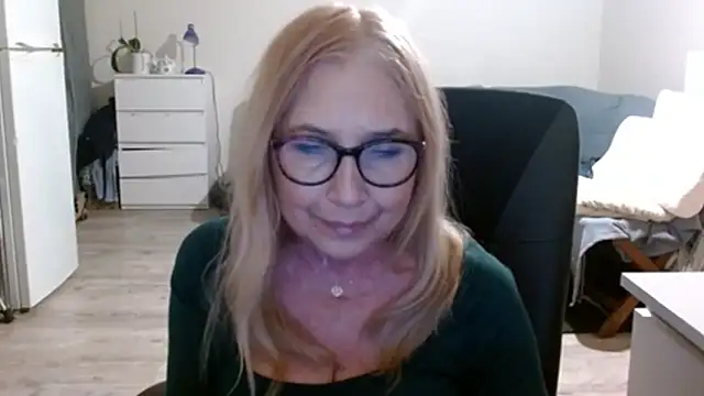 sofia xkiss online show from 25, 2, 2025