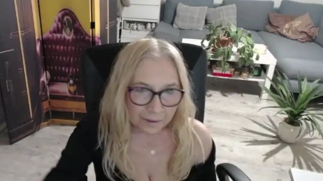 sofia xkiss online show from 6, 2, 2026