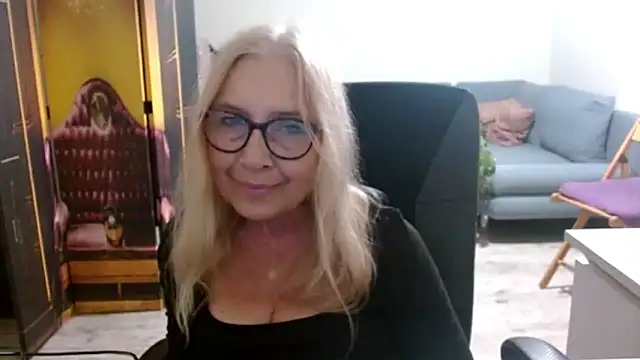 Snapshot of sofia_xkiss chatting on 3, 11, 2025 sofia xkiss online show from 3, 11, 2025