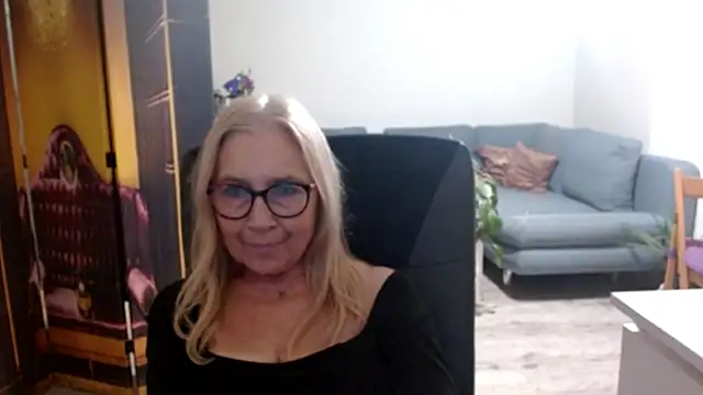 Snapshot of sofia_xkiss chatting on 16, 11, 2025 sofia xkiss online show from 16, 11, 2025