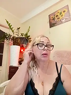 SusieNoreen online show from 22, 9, 2025
