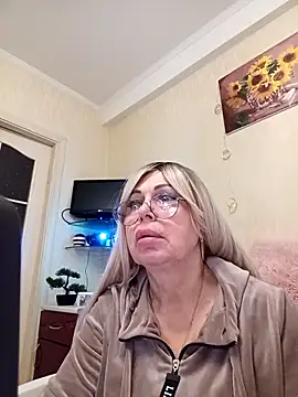 SusieNoreen online show from 4, 10, 2025