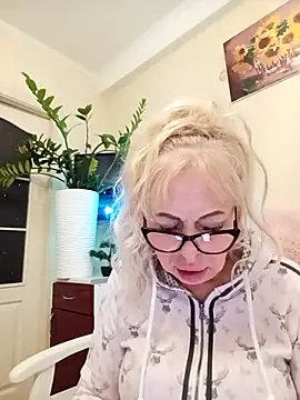 SusieNoreen online show from 1, 10, 2025