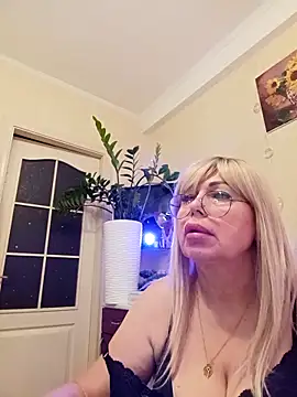 SusieNoreen online show from 12, 9, 2025