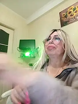 SusieNoreen online show from 7, 10, 2025