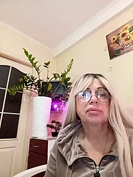 SusieNoreen online show from 2, 10, 2025