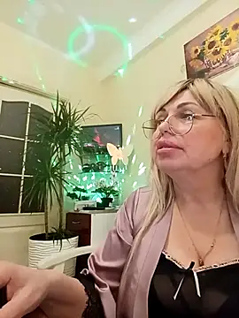 SusieNoreen online show from 22, 3, 2025
