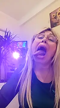 SusieNoreen online show from 3, 3, 2025