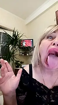SusieNoreen online show from 2, 3, 2025