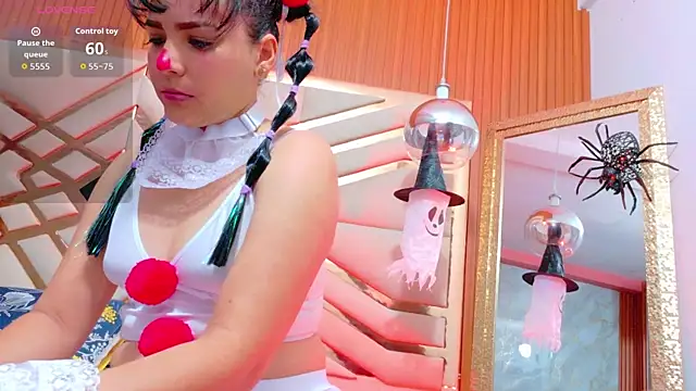 Snapshot of Sluttyandmature chatting on 23, 10, 2025 Sluttyandmature online show from 23, 10, 2025