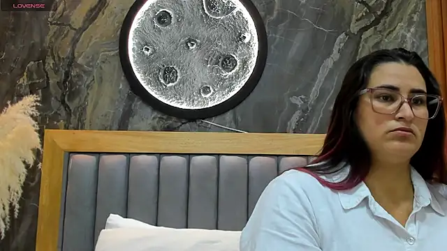 BellaPeers  online show from 14, 4, 2026