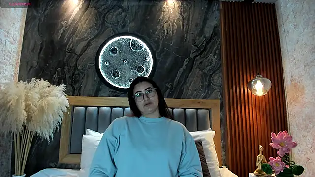 BellaPeers  online show from 23, 4, 2026