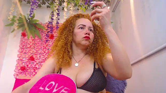 BLONDE SEXYHOT online show from 26, 5, 2026