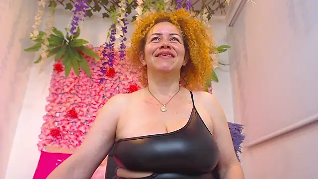 BLONDE SEXYHOT online show from 25, 5, 2026