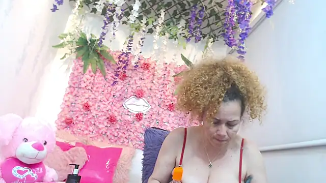 BLONDE SEXYHOT online show from 7, 11, 2025