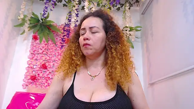 BLONDE SEXYHOT online show from 18, 4, 2026