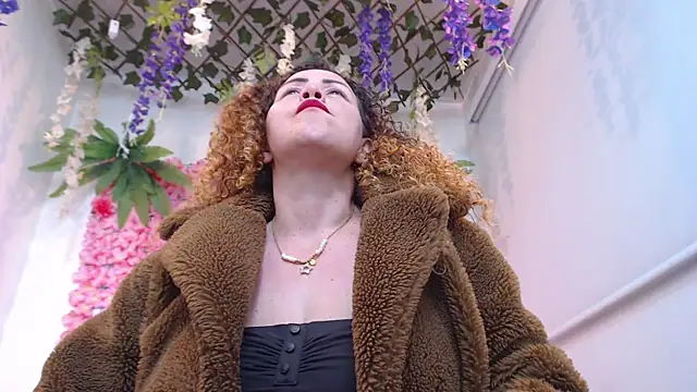 BLONDE SEXYHOT online show from 19, 4, 2026