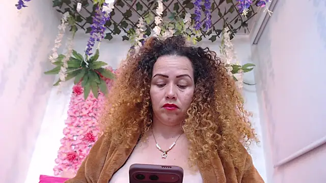 BLONDE SEXYHOT online show from 21, 4, 2026