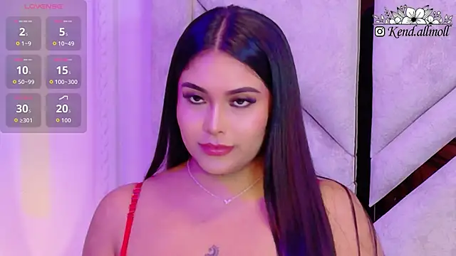 Snapshot of Kendall-Moll chatting on 8, 11, 2025 Kendall-Moll online show from 8, 11, 2025