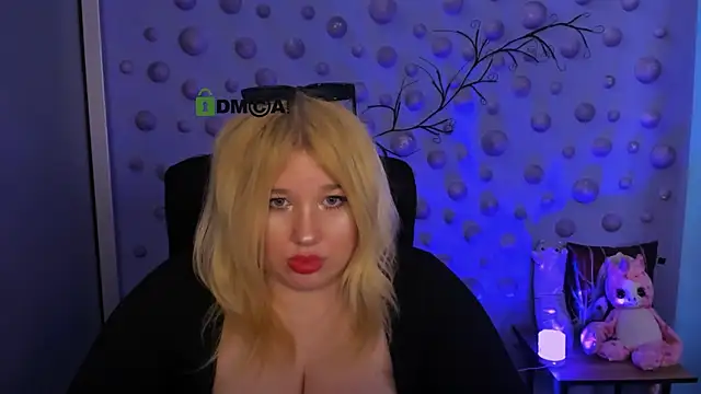 Snapshot of juli_kisss chatting on 14, 5, 2026 juli kisss online show from 14, 5, 2026