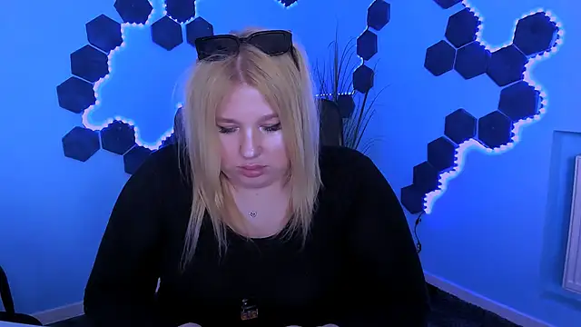 Snapshot of juli_kisss chatting on 24, 4, 2026 juli kisss online show from 24, 4, 2026