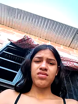 Snapshot of Little_Pau_Dirty chatting on 22, 11, 2025 Little Pau Dirty online show from 22, 11, 2025