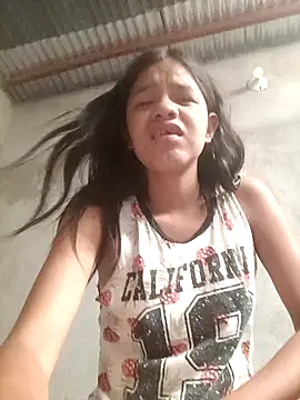 Snapshot of Little_Pau_Dirty chatting on 29, 10, 2025 Little Pau Dirty online show from 29, 10, 2025