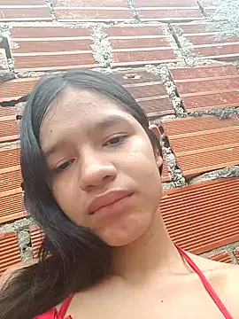 Snapshot of Little_Pau_Dirty chatting on 25, 10, 2025 Little Pau Dirty online show from 25, 10, 2025