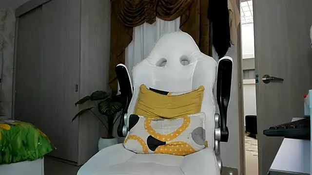 cherryfox88 online show from 18, 4, 2026