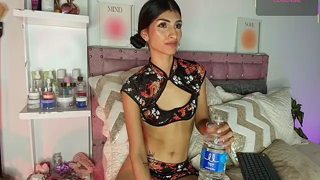 Snapshot of April_Scarlett chatting on 4, 10, 2025 April Scarlett online show from 4, 10, 2025